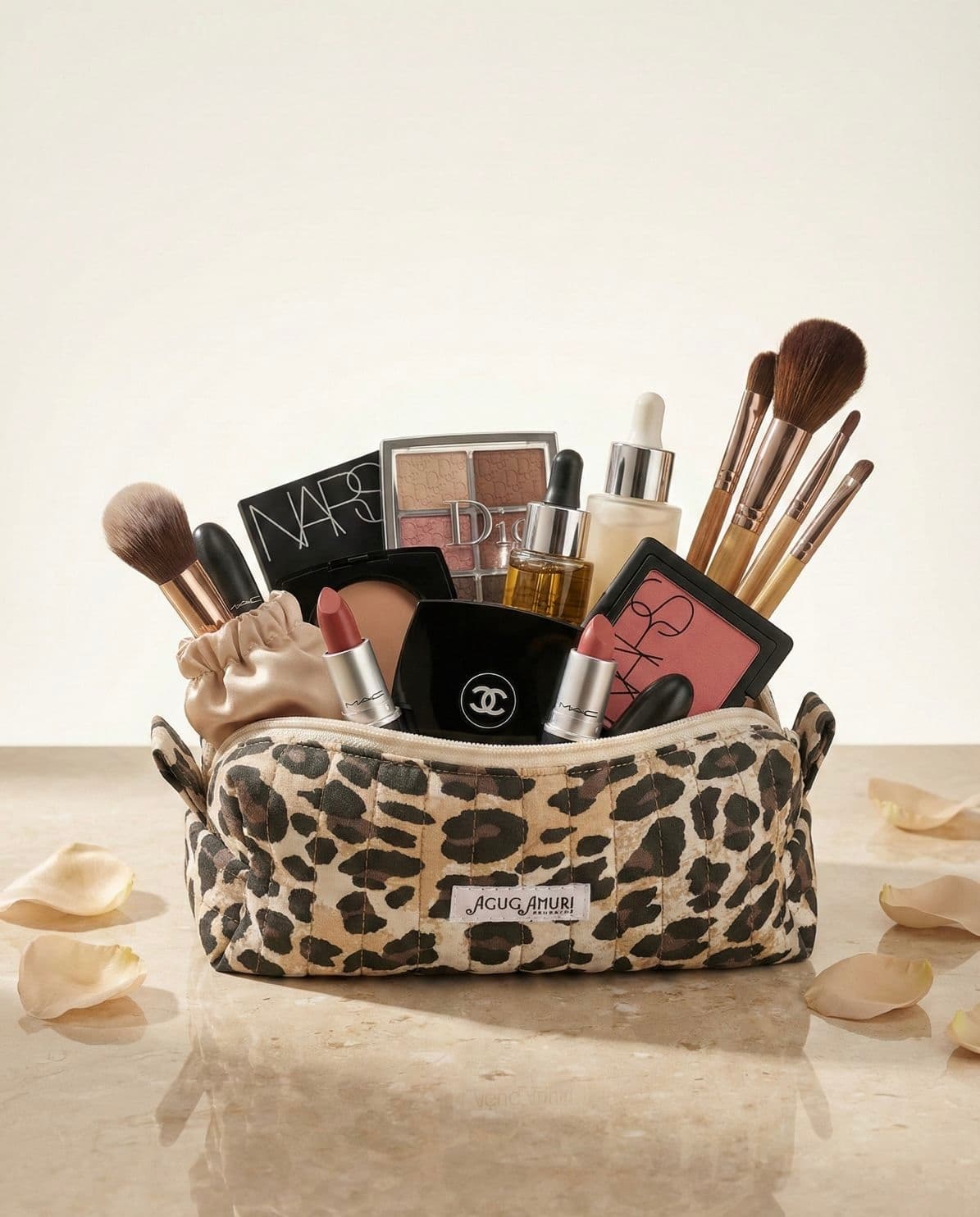 Neceser leopardo con maquillaje · Agug Amuri